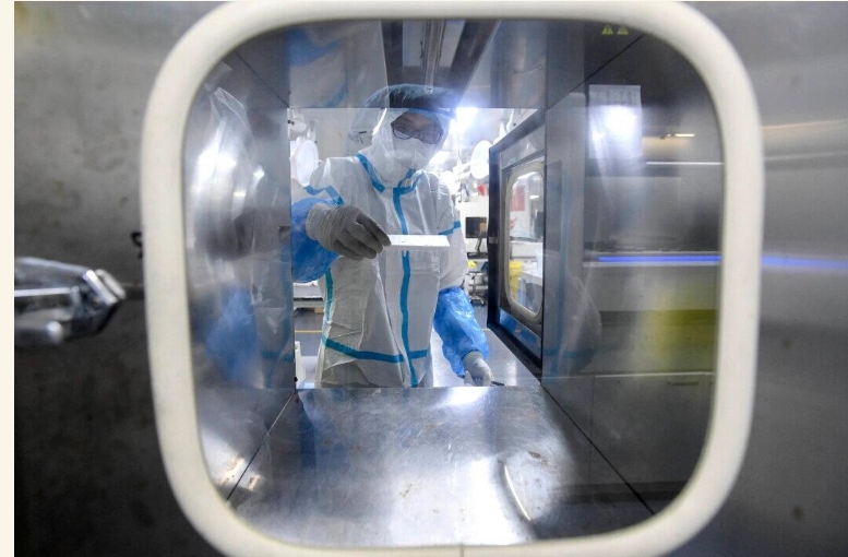 OMS vrea o noua pandemie: Variantă COVID NB.1.8.1 începe să se răspândească la nivel mondial tot din China
