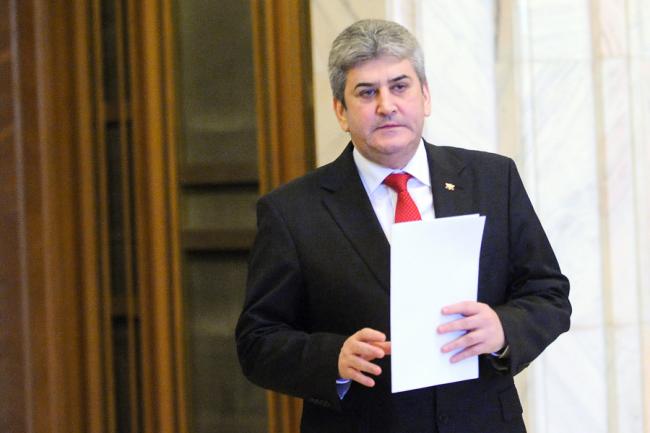 Oprea a demisionat din Guvern, iar demisia sa a ajuns la Senat