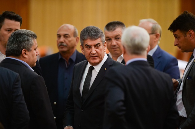 Oprea a mers cu coloana oficială dublu fata de Ponta si triplu fata de Iohannis
