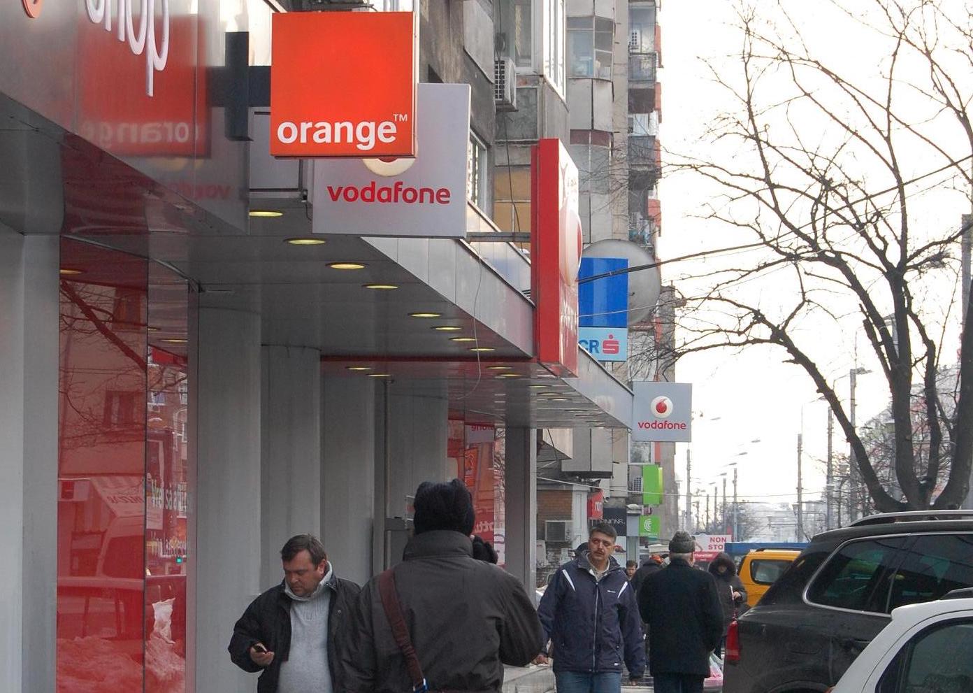 Orange și Vodafone, amendate pentru că nu au respectat regulamentul european