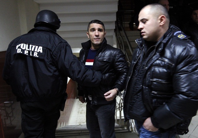 Oraşul în care INTERLOPII scot săbiile chiar şi sub FERESTRELE birourilor ŞEFILOR SRI şi POLIŢIEI JUDEŢENE. Mare capitală regională transformată în CÂMP DE BĂTĂLIE între CLANURI PERICULOASE