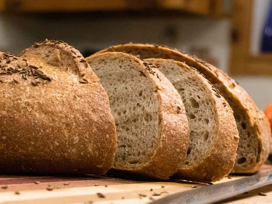 Până în decembrie preţul pâinii ar putea creşte cu 20%