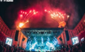 Panica la concertul lui Smiley, la Arenele Romane: A luat foc, au intervenit pompierii