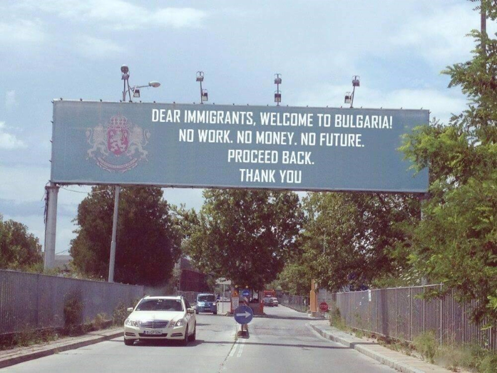 Panou la frontiera pentru întâmpinarea imigranților de catre bulgari