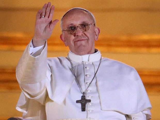 Papa Francisc cere o nouă ordine economică mondială şi prezintă scuze pentru păcatele Bisericii