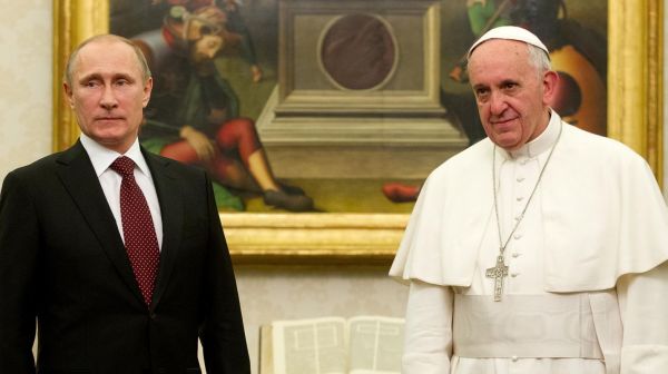 Papa Francisc nu ține cont de poziția UE. Se va întâlni cu Vladimir Putin