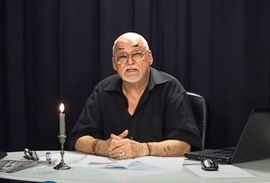 Parapsiholog de 82 de ani condamnat cu executare. Cum a șantajat o femeie pe care a fotografiat-o dezbrăcată pentru a-i descoperi