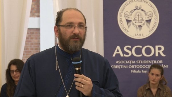 Parintele Constantin Necula, pilda geniala cu calugarul care cară apa cu o sită