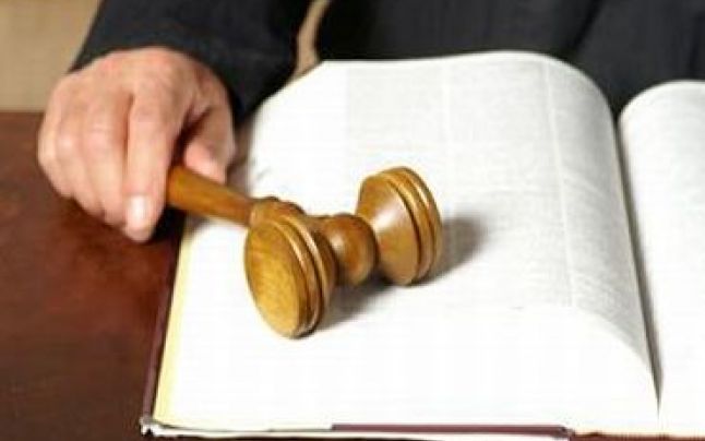 Parlamentul intră în sesiune extraordinară pentru adoptarea modificărilor la Codul penal şi la Codul administrativ