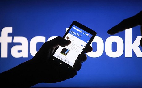Partea întunecată a Facebook-ului: Ce să ştergi ca informaţiile tale să fie în siguranţă
