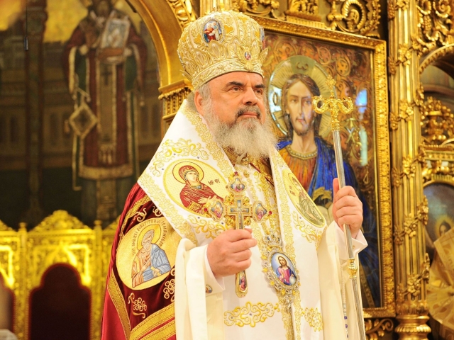 Patriarhul Daniel vrea ca preoții să folosească interentul și rețelel de socializare