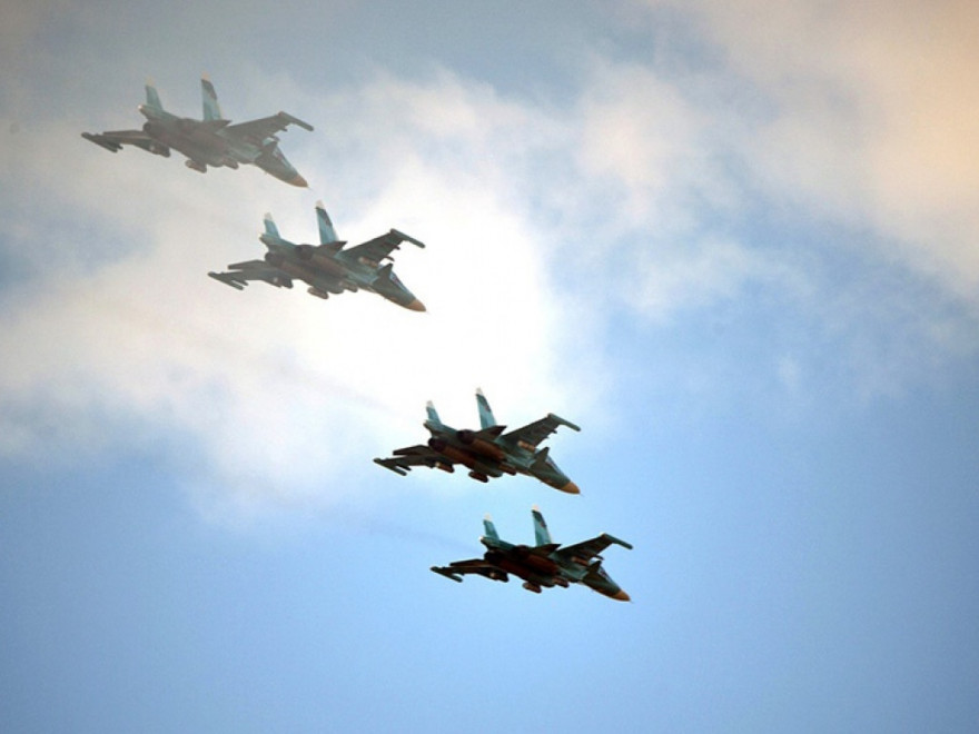 Patru avioane ruseşti în spaţiul aerian NATO