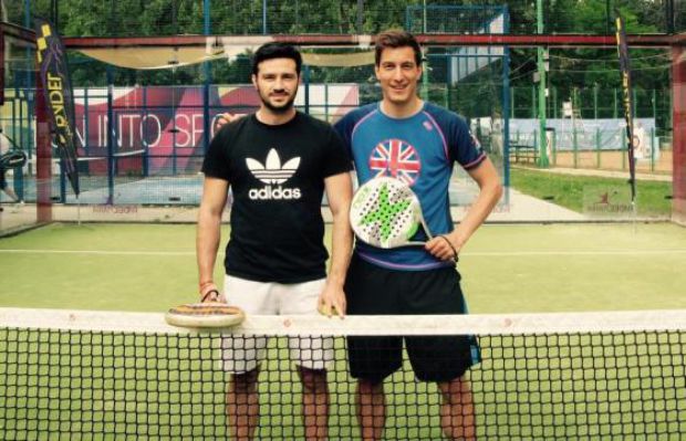 Patru români vor să intre în Cartea Recordurilor pentru cel mai lung maraton de padel