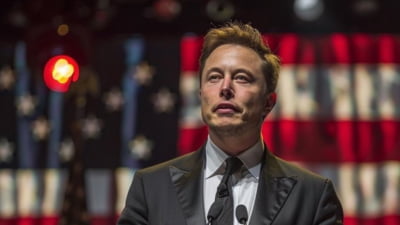 Pentagonul bagă 200 de milioane de dolari pentru a folosi chatbot-ul nazist al lui Elon Musk