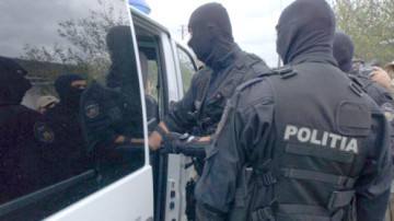 Percheziții la o rețea de vrăjitoare din Ploiesti