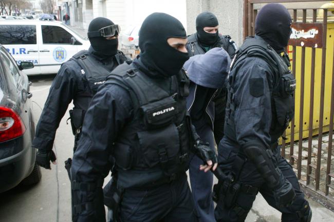 Percheziții la suspecți de infracțiuni economice cu un prejudiciu de peste 5 milioane de euro