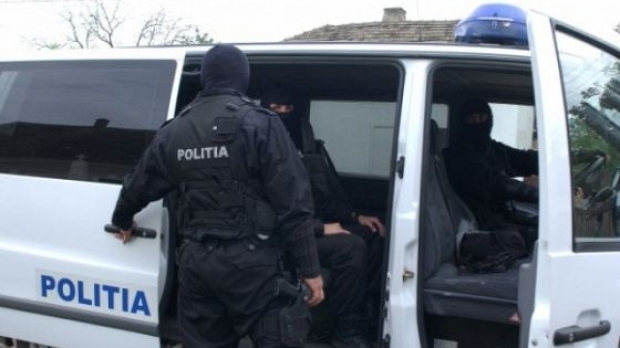 Percheziţii DNA la Primăria Sectorului 1 şi sediul Apa Nova