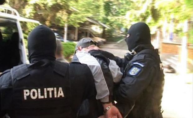 Perchezitii in judetul Buzau la persoane suspectate de taieri ilegale din paduri