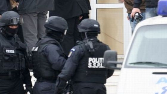 Perchezitii la Clanul Duduianu, suspectat de furturi din masini
