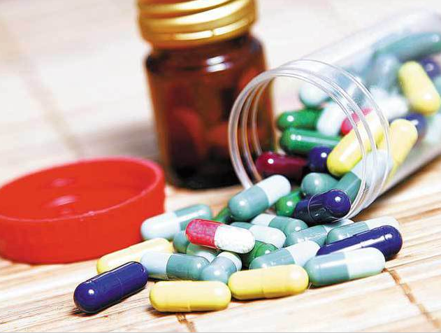 Perchezitiile din Sănătate: Cantităţi mari de medicamente scumpe, documente şi calculatoare au fost ridicate de procurori