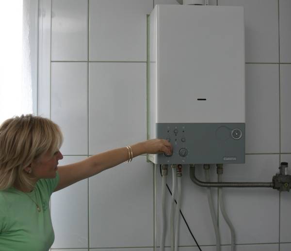 Persoanele care au centrale de apartament vor plati o taxa de poluare (proiect)