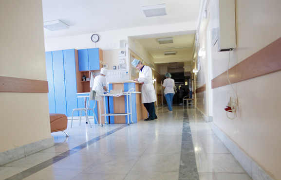 Peste 2.000 de medici şi asistente au ridicat în 2015 certificatele pentru a lucra în spitale din UE