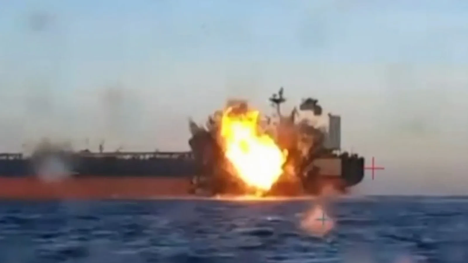 Petrolier lovit în largul costelor Omanului - O persoană a fost ucisă
