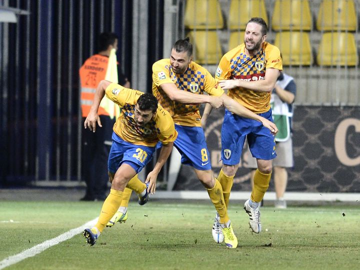 Petrolul - CFR Cluj 1-0, etapa a 19-a. Pe un noroi cât casa, ploieștenii au luat o gură de oxigen