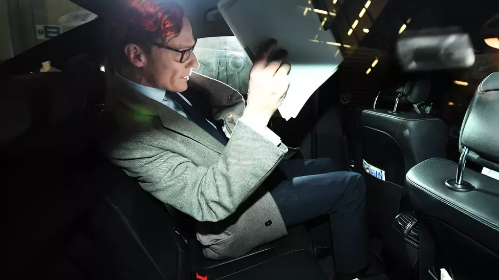 Plan secret britanic pentru influențarea opiniei publice spre unirea RO cu MD. Alexander Nix ar pregăti atacuri cu drone!

