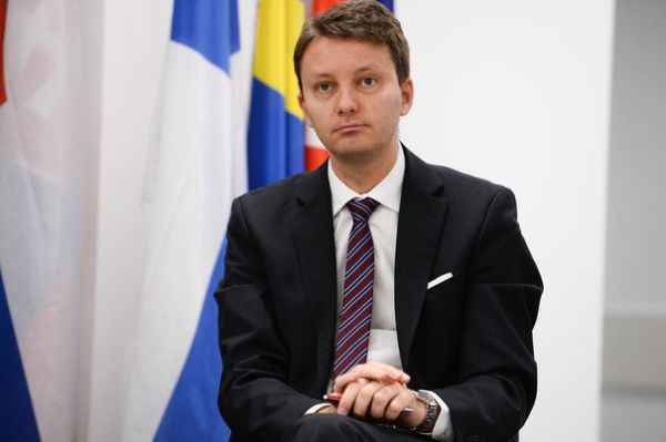 PMP ii cere demisia europarlamentarului Siegfried Muresan