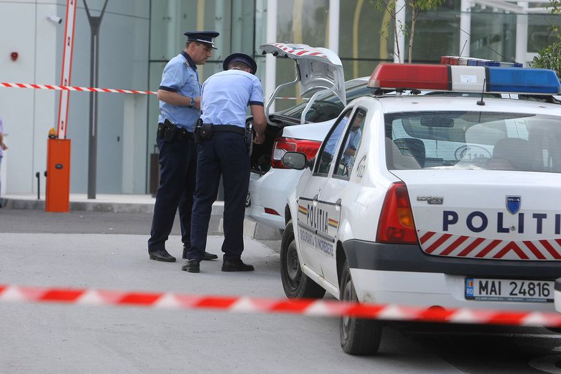Polițiștii au reținut doi suspecți, în cazul paznicilor uciși în Capitală