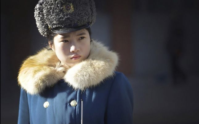 Poliţistele sexy din Coreea de Nord. Nu se pot căsători şi se pensionează la 26 de ani
