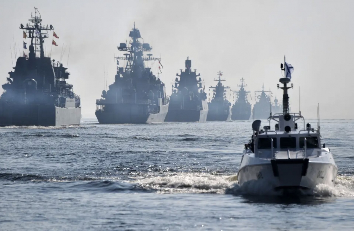 POLITICO: Flota din umbră controlată de Rusia scurge petrol în întreaga lume