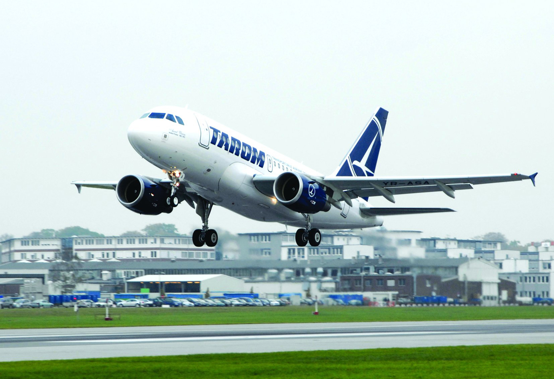 Ponta confirmă: Au început negocierile pentru vânzarea TAROM