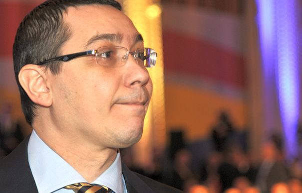 Ponta, cu sapca trasa pe ochi, întâlnire