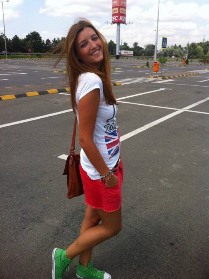 Povestea frumoasei tinere Loredana de 29 de ani care a murit în Germania de pe urma arsurilor din Colectiv
