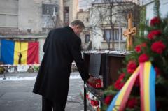 Preşedintele Klaus Iohannis a depus o coroană de flori la Clubul