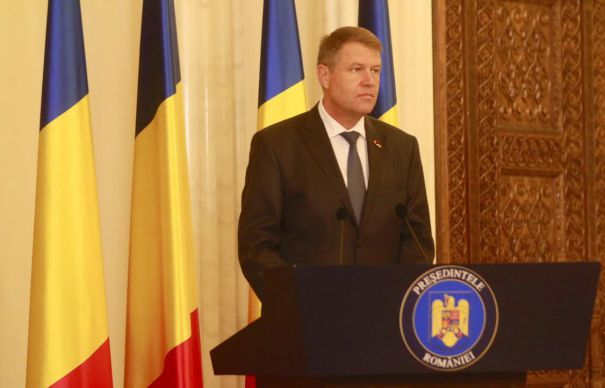 Preşedintele Klaus Iohannis a retrimis Parlamentului legea privind impozitul specific în turism