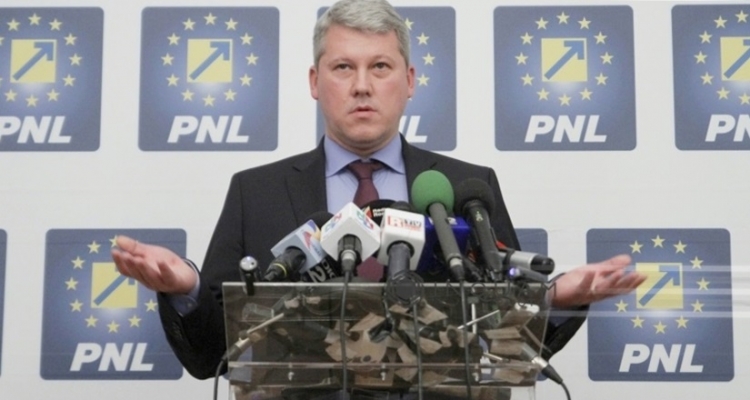 Predoiu: Guvernul vrea naţionalizarea pensiilor private ca să a acopere deficitul bugetar