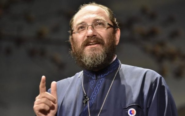 Preotul Constantin Necula raspunde la intrebarea: Ce ar trebui sa ii ceara romanii lui Dumnezeu