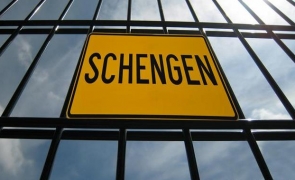 Presa din Austria își face praf cancelarul pe tema Schengen: 