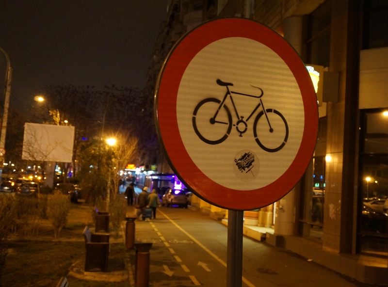Primăria Timişoara a interzis accesul bicicliştilor pe străzile pietonale din centrul istoric