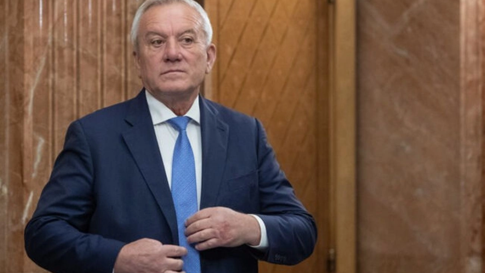 Primarul Buzăului, „atacat" în plină stradă de pistoale cu apă. Constantin Toma: „Am plecat ud leoarcă"
