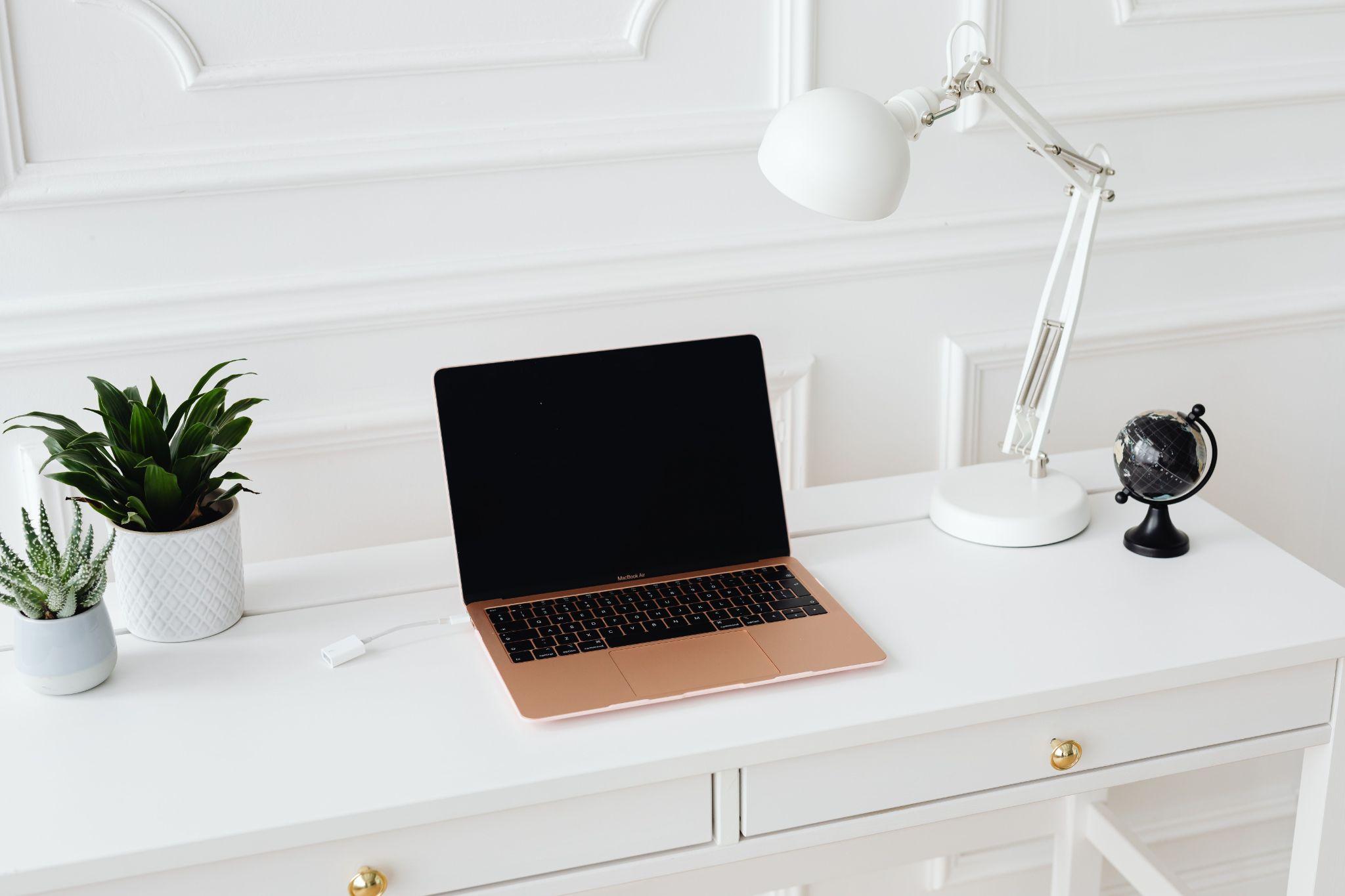 Primele 30 de zile cu un MacBook: trecerea de la Windows e mai simplă decât crezi
