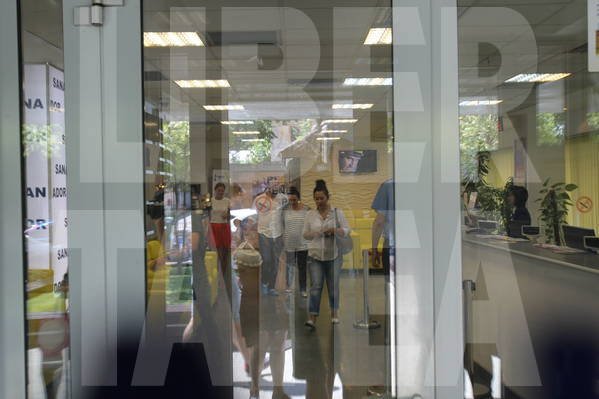 Primele imagini și declarații ale Andrei, la ieșirea din maternitate | FOTO