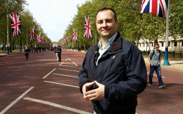 PRO TV și România te iubesc sunt dați în judecată de doi români din Marea Britanie