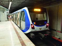Probleme la Metrou. Sute de călători au rămas blocați în stații