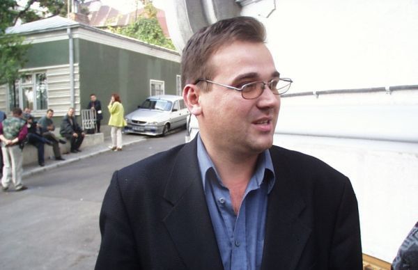 Procurorul Emilian Eva primeste inapoi o parte din tablourile ridicate de DNA