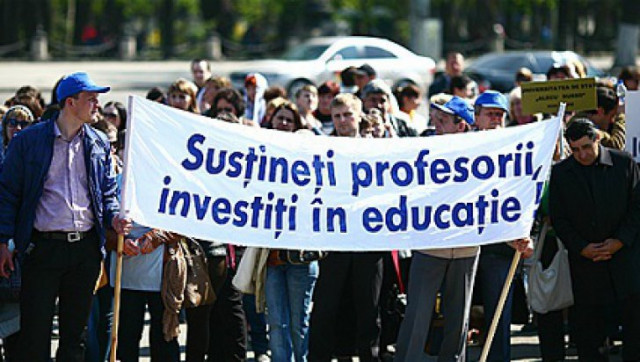 Profesorii ameninţă iar cu greva, la început de an şcolar