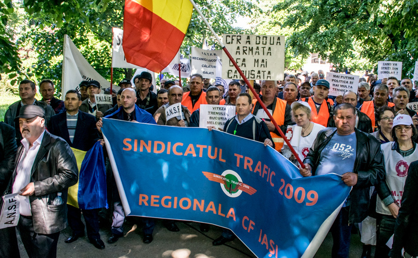 Protest inedit al ceferiștilor în fața Ministerului Transporturilor